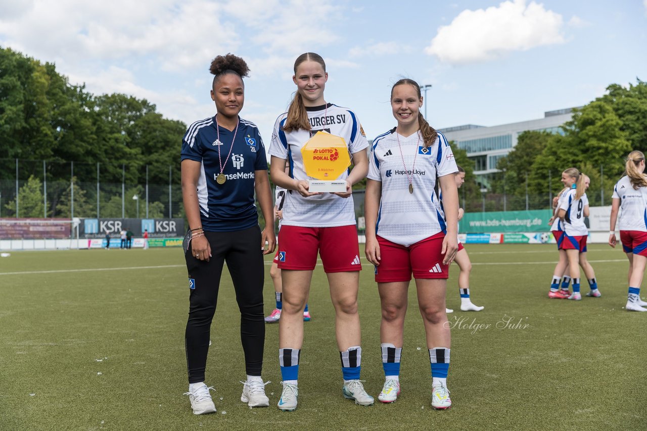 Bild 249 - wBJ Lotto Pokal Finale  Eimsbuetteler TV - Hamburger SV : Ergebnis: 0:3